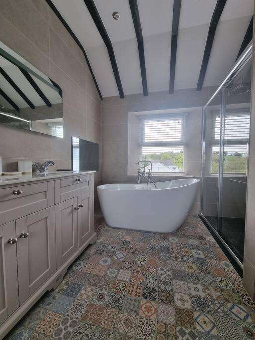 Luxurious Cottage With Hot Tub, Lake District Duddon Zewnętrze zdjęcie