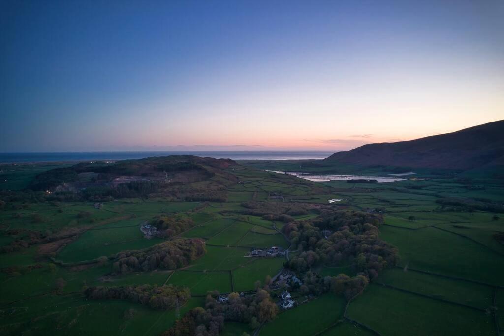 Luxurious Cottage With Hot Tub, Lake District Duddon Zewnętrze zdjęcie